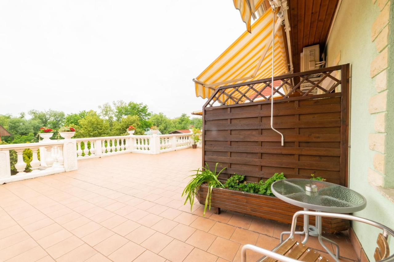 Le Rose Hotel Budapest Exterior photo
