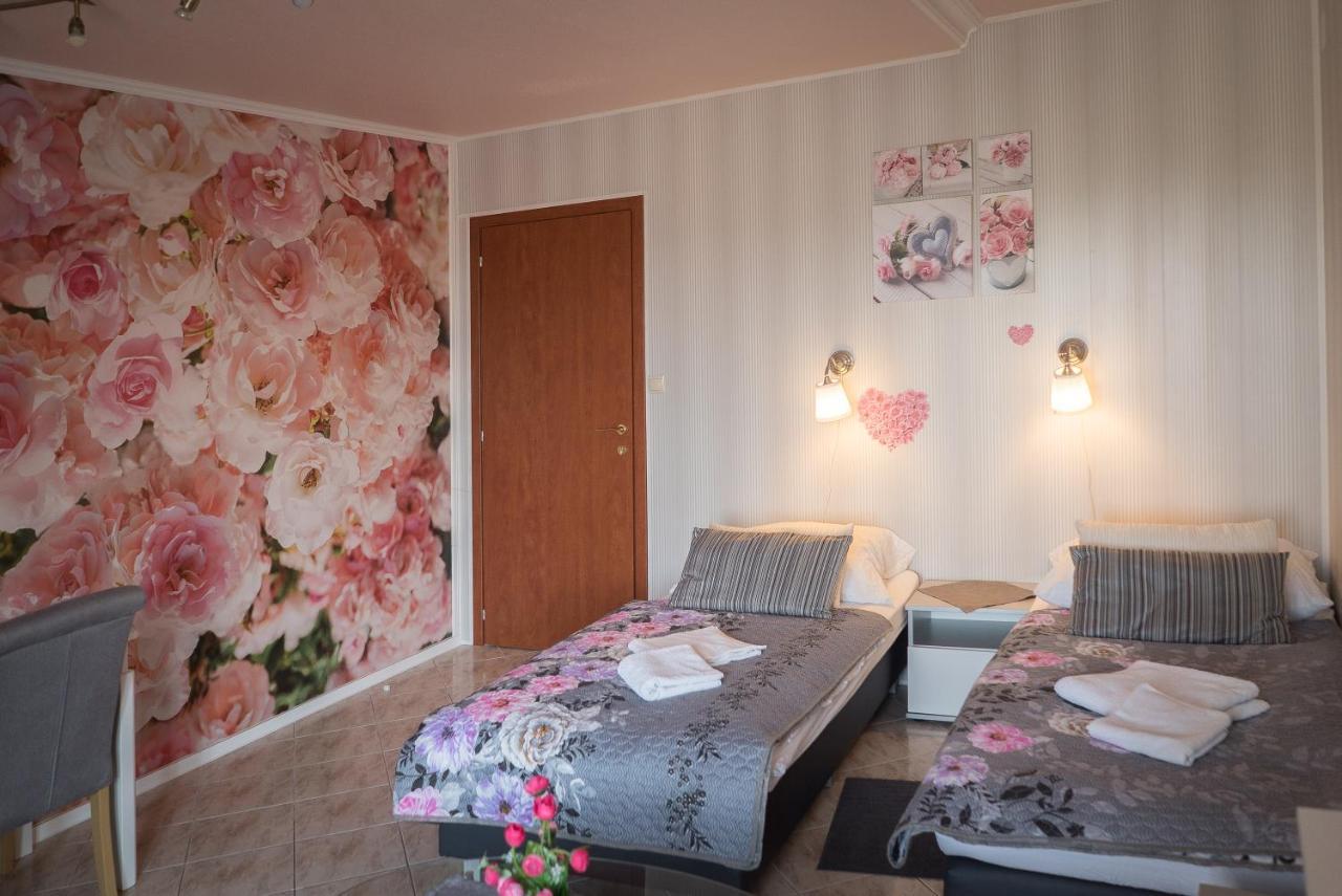Le Rose Hotel Budapest Exterior photo
