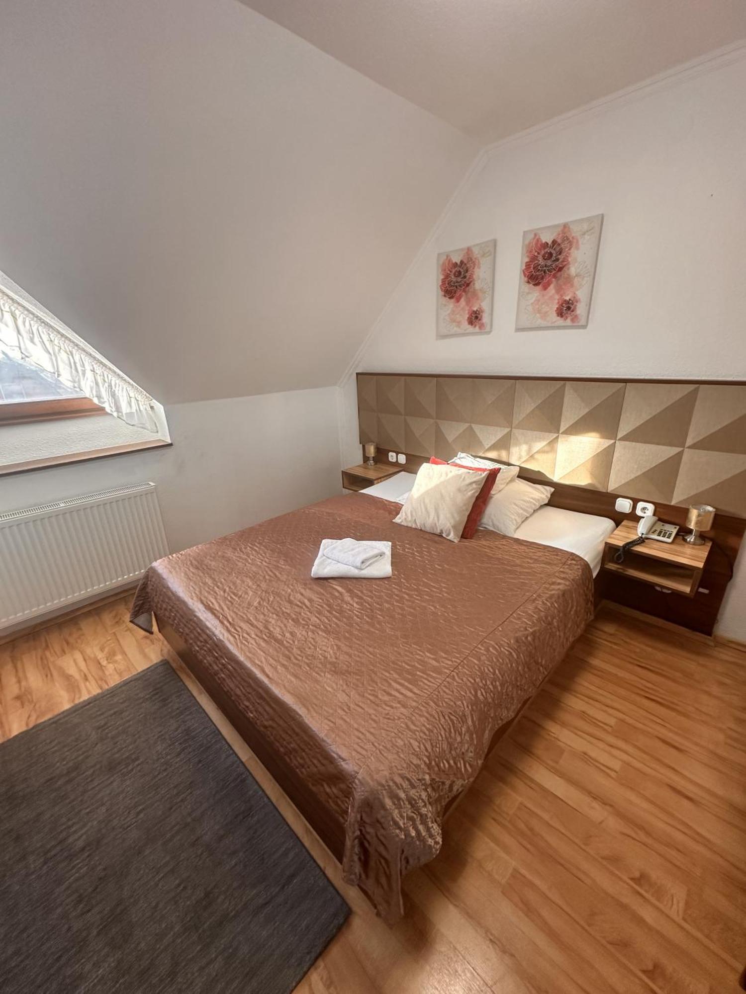 Le Rose Hotel Budapest Exterior photo
