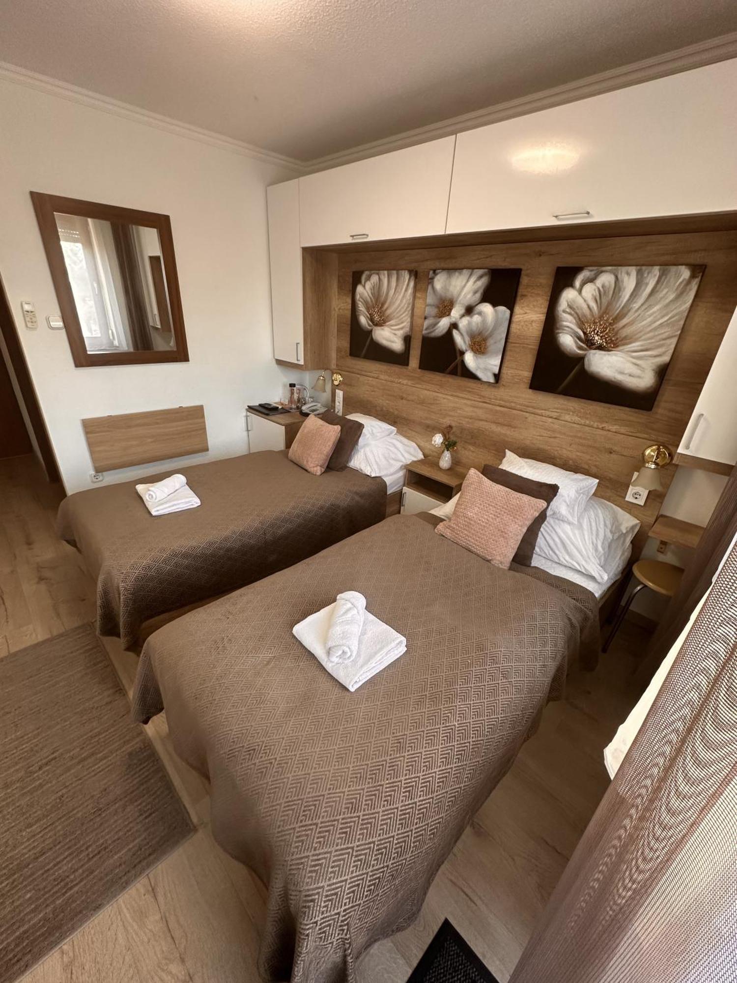 Le Rose Hotel Budapest Exterior photo