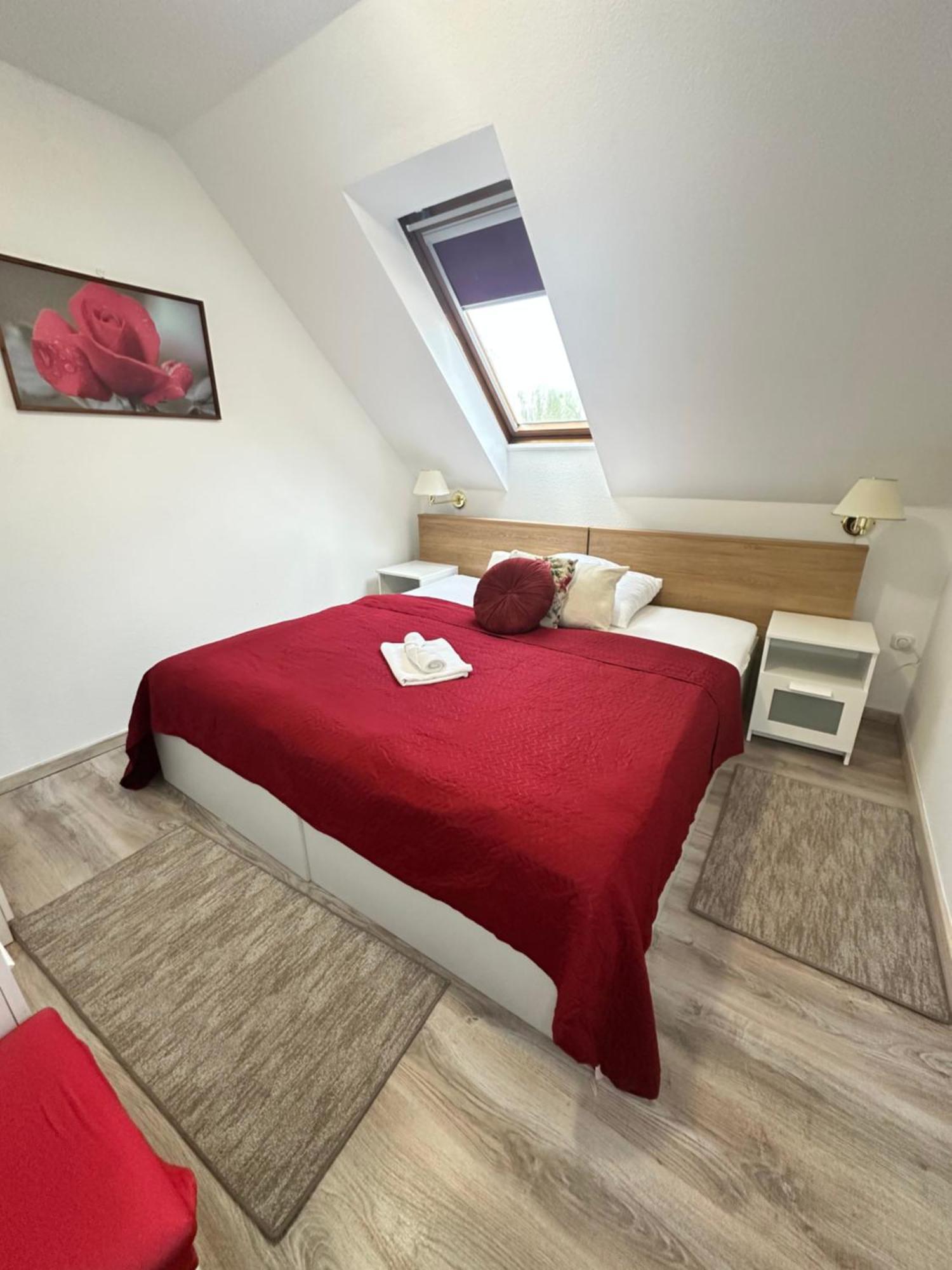 Le Rose Hotel Budapest Exterior photo